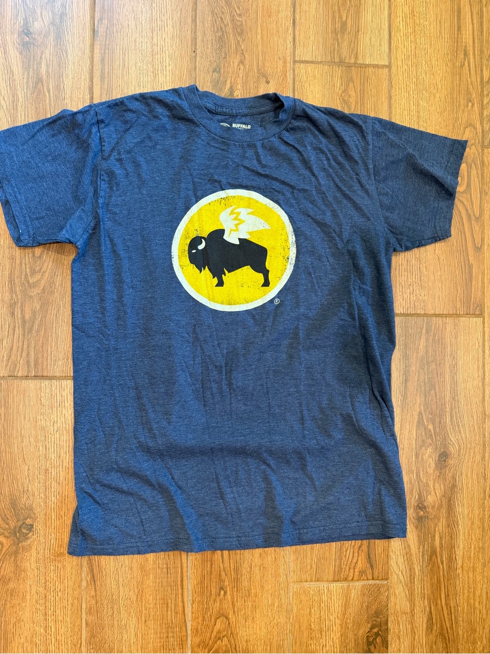 Buffalo Wild Wings Graphic Crewneck T-Shirt - Navy / men’s large